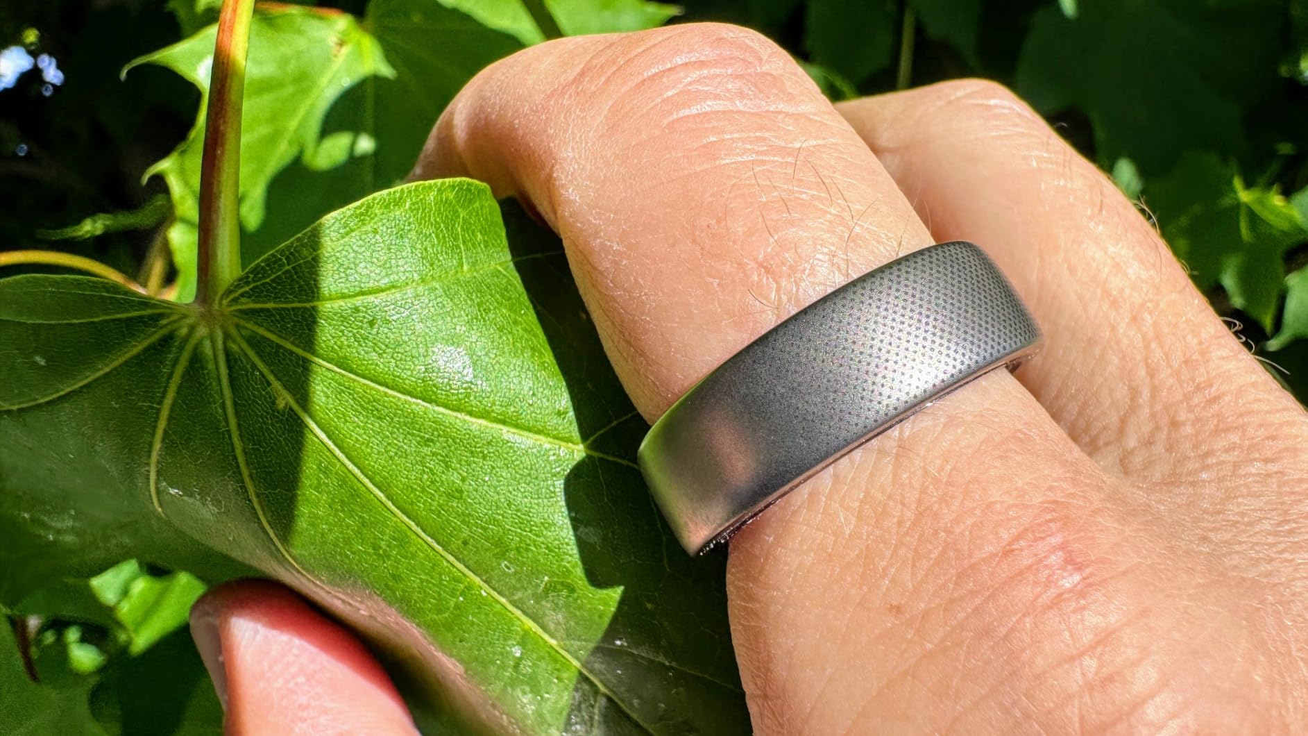 Amazfit Helio Ring Inteligente de Salud, Anillo Rastreador de Fitness, Sin Suscripción, Monitorea el Sueño, la Frecuencia Cardíaca y el Estrés, Aleación de Titanio, Carga Rápida de 1.4 Horas
