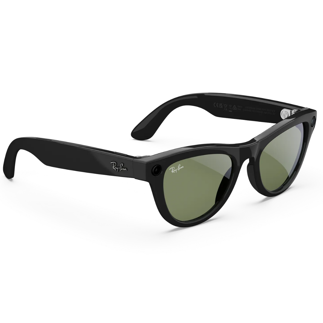 Gafas de sol inteligentes Ray-Ban negras con lentes verdes. Vista lateral mostrando el micrófono y cámara.