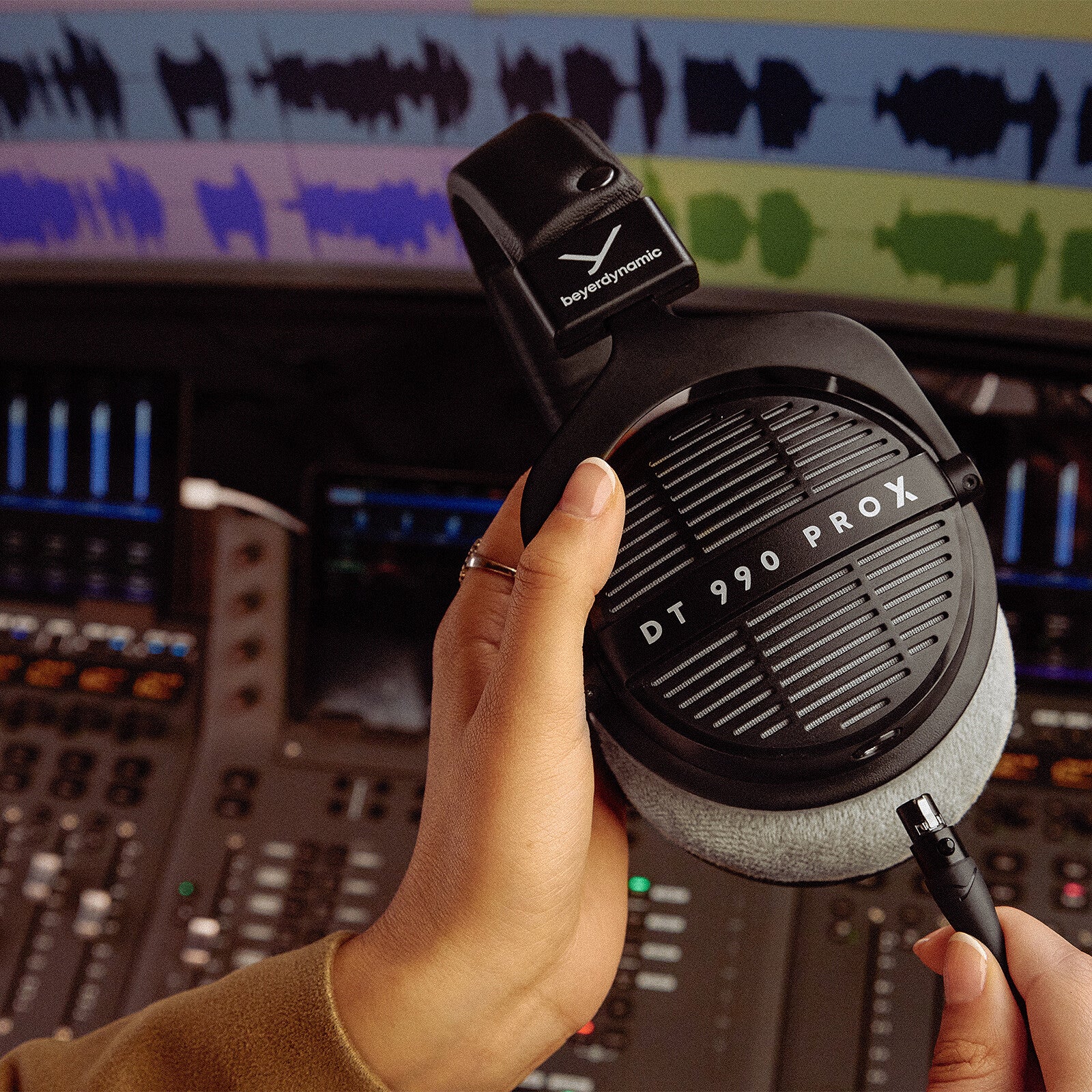 Audífonos Beyerdynamic DT 990 Pro X para Mezcla y Mastering (Abiertos, 48 Ohms) | Cable Desmontable