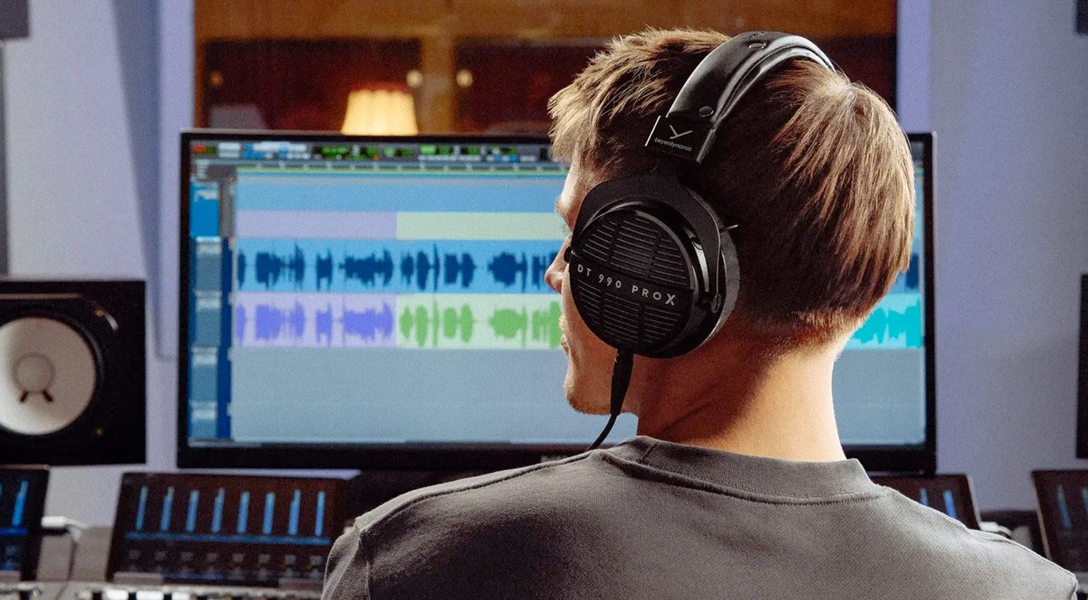 Audífonos Beyerdynamic DT 990 Pro X para Mezcla y Mastering (Abiertos, 48 Ohms) | Cable Desmontable